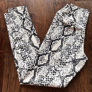 Balance Athletica Ascend Leggings Python